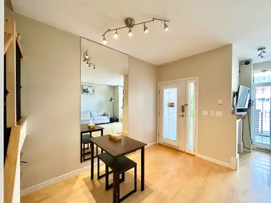 2688 VINE, Vancouver BC V6K 4T6