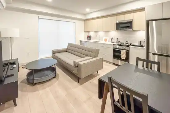 611 1529 OXFORD STREET, North Vancouver BC V7J 0G2
