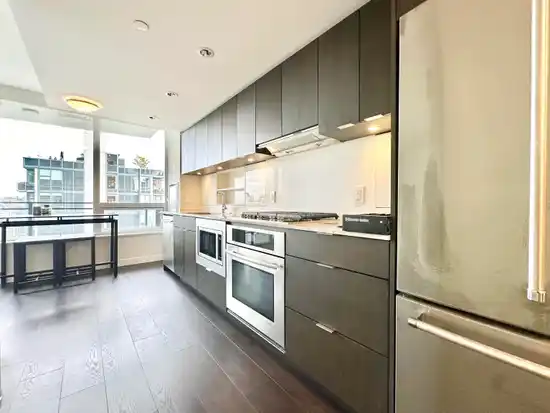 1103 111 1ST E AVENUE, Vancouver BC V6A 0E9