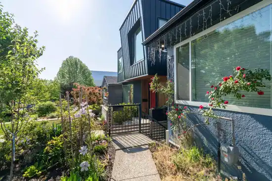Lower 2621 E 5TH AVENUE, Vancouver BC V5M 1N1