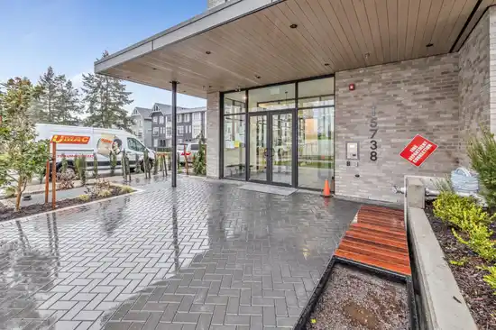 4F 15738 85 AVENUE, Surrey BC V4N 6Y1