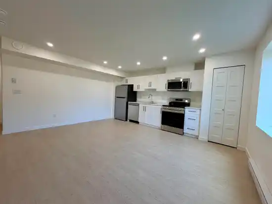 Garden-Level 178 STREET, Surrey BC V4N 5H1