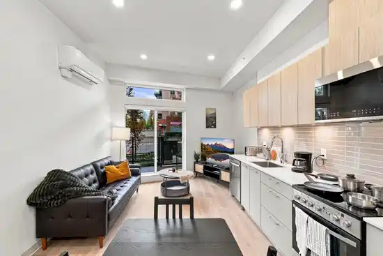 111 1529 OXFORD STREET, North Vancouver BC V7J 0G2