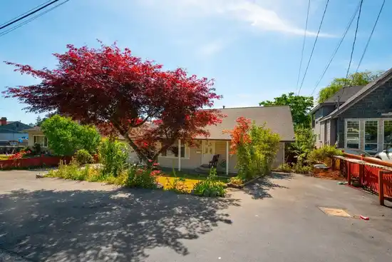 10845 142 STREET, Surrey BC V3R 3K8