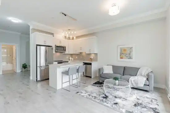 608 13799 101 AVENUE, Surrey BC V3T 0N9