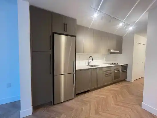 4xx 9228 SLOPES MEWS, Burnaby BC V5A 0E9