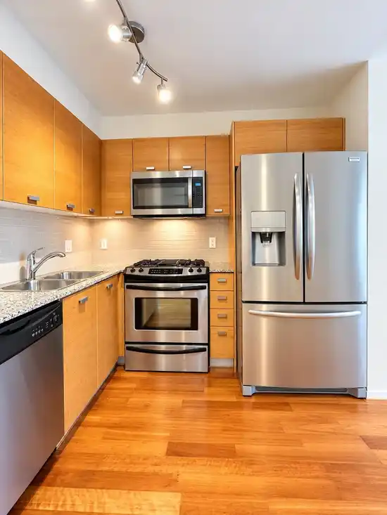 205 2482 SPRUCE STREET, Vancouver BC V6H 4J2