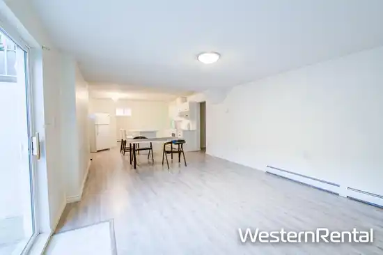 Bsmt 11028 162A STREET, Surrey BC V4N 4S8