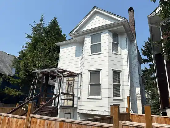 135 W 12TH AVENUE, Vancouver BC V5Y 1T6