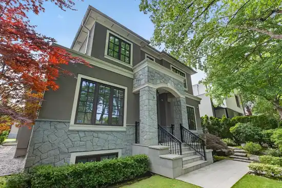 3818 BROADWAY W, Vancouver BC V6R 2C3