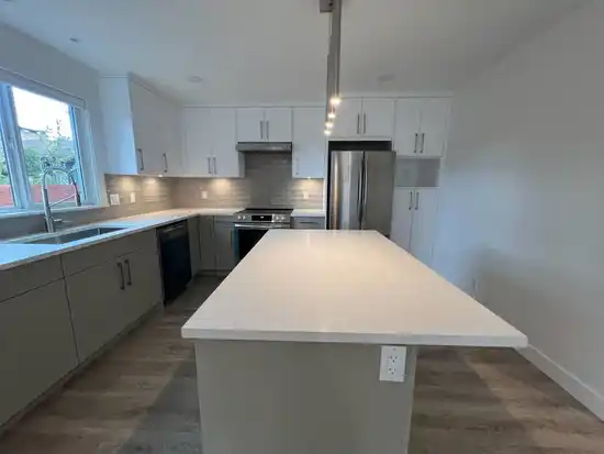 Suite 12096 IRVING ST, Maple Ridge BC V2X 9S5