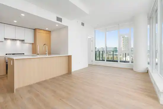 2707 9675 KING GEORGE BOULEVARD, Surrey BC V3T 0T7