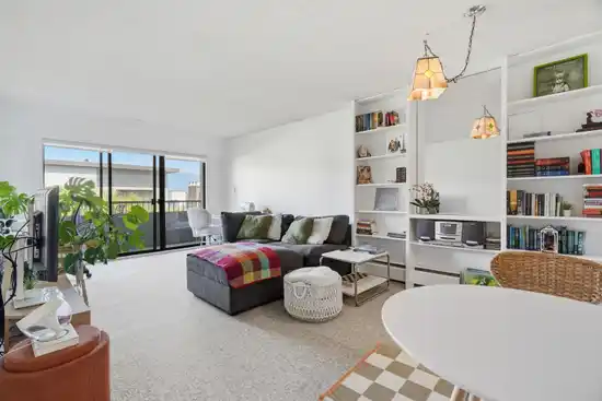 305 2475 YORK AVENUE, Vancouver BC V6K 1C9
