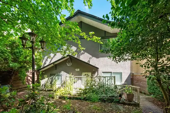 Main Floor 547 E 12 AVENUE, Vancouver BC V5T 2H6