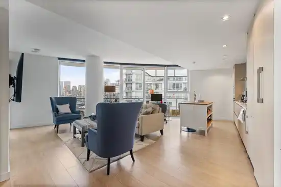 2005 89 NELSON STREET, Vancouver BC V6Z 0E7