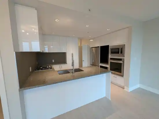 1208 3008 GLEN DRIVE, Coquitlam BC V3B 0J5