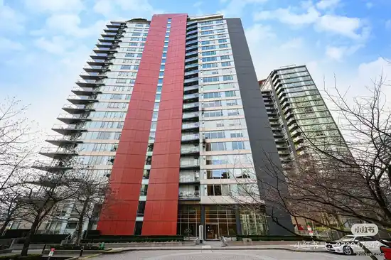 8 SMITHE MEWS, Vancouver BC V6B 0A5