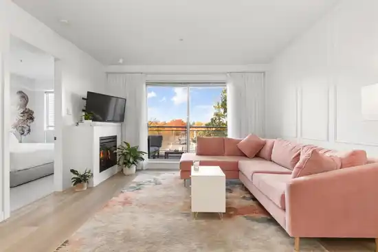 421 3333 MAIN STREET, Vancouver BC V5V 3M8