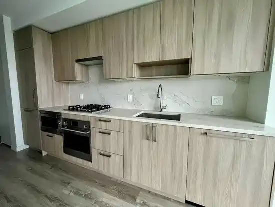 806 13350 CENTRAL AVENUE, Surrey BC V3T 0S1