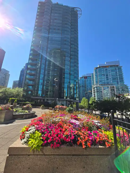 1705 588 BROUGHTON STREET, Vancouver BC V6G 3E3