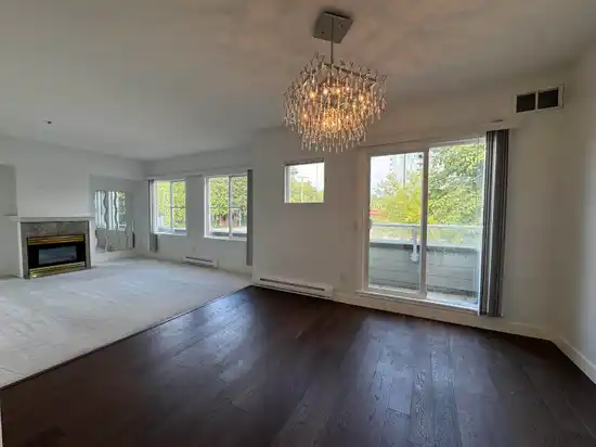 212 7288 NO.3 ROAD, Richmond BC V6Y 3Y1