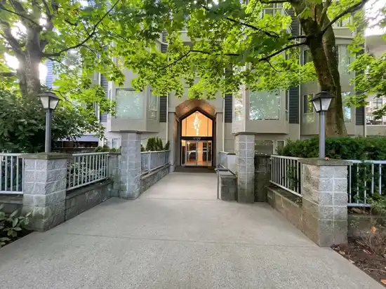 203 3720 W 8TH AVENUE, Vancouver BC V6R 1Z3