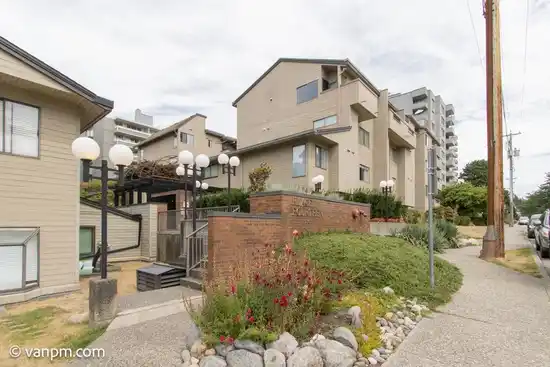 208 1363 CLYDE AVENUE, West Vancouver BC V7T 2W9
