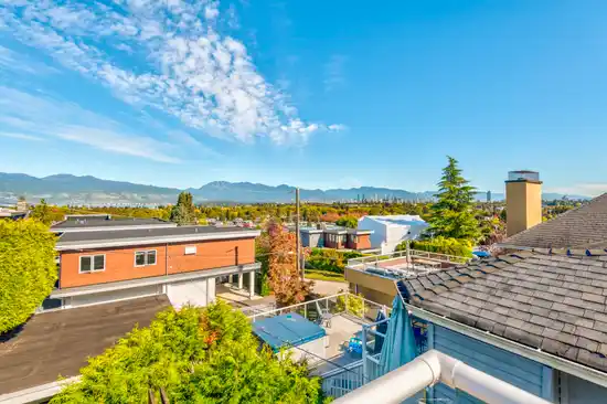 3249 W 21 AVENUE, Vancouver BC V6L 1L3