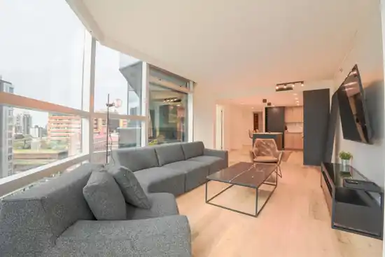 1050 BURRARD STREET, Vancouver BC V6Z 2S3