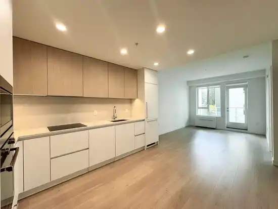 202 588 HARRISON DRIVE, Coquitlam BC V3J 3Z6