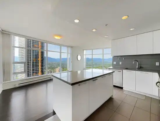 30xx 4880 BENNETT STREET, Burnaby BC V5H 0C1