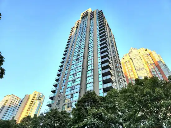 702 928 RICHARDS STREET, Vancouver BC V6B 3C1
