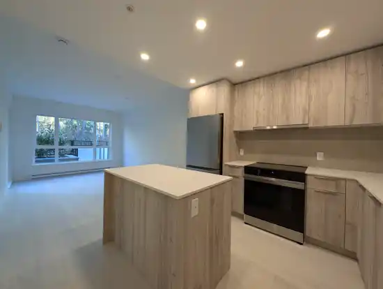 213 3594 MALSUM DRIVE, North Vancouver BC V7G 0B5