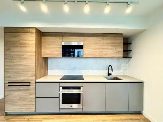 6XX 10448 UNIVERSITY DRIVE, Surrey BC V3T 0S7
