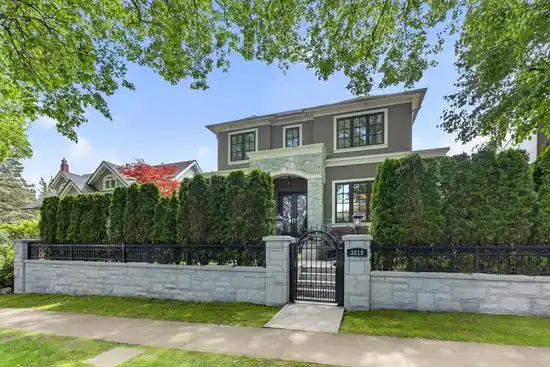 3818 BROADWAY W, Vancouver BC V6R 2C3