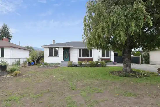 Upper House 46515 PORTAGE AVENUE, Chilliwack BC V2P 3G3