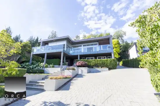 3295 WESTMOUNT ROAD, West Vancouver BC V7V 3G5