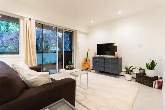 219 2190 W 7TH AVENUE, Vancouver BC V6K 4K7