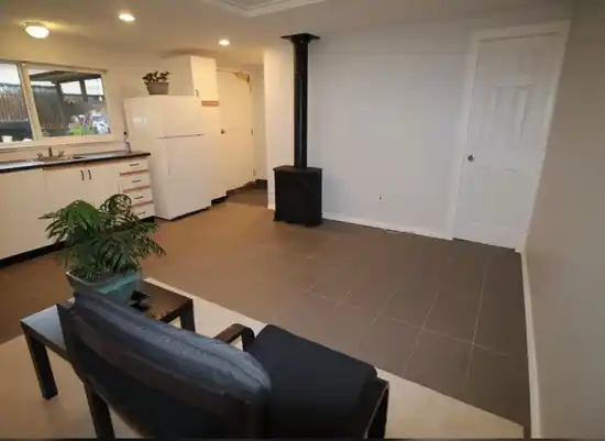 737 ROBINSON, Coquitlam BC V3J 4E9