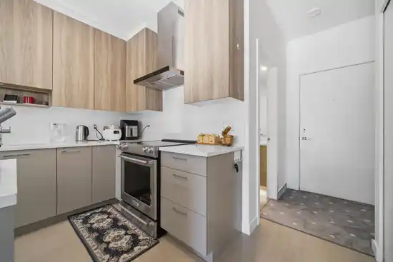 3xx 7588 16TH STREET, Burnaby BC V3N 0H8