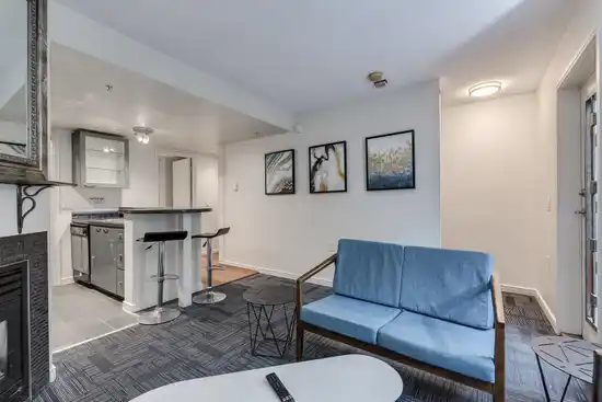 TH 887 HELMCKEN STREET STREET, Vancouver BC V6Z 1B1