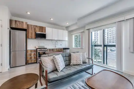 306 1168 PENDRELL, Vancouver BC V6E 1L4