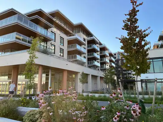 407 785 HARBOUR WAY, North Vancouver BC V7P 0G3
