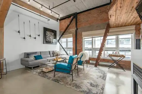 402 1066 HAMILTON STREET, Vancouver BC V6B 5T4