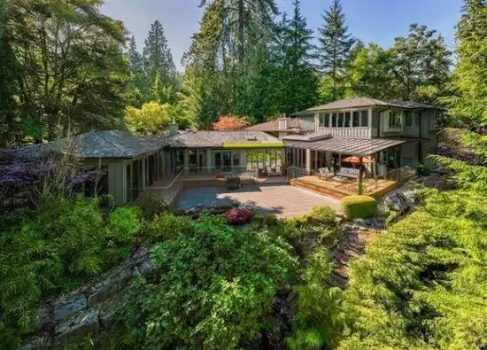 340X SOUTHBOROUGH DRIVE, West Vancouver BC V7S 1C2
