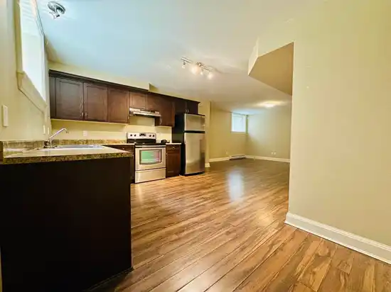 2895 EDGEMONT BOULEVARD, North Vancouver BC V7R 2N3