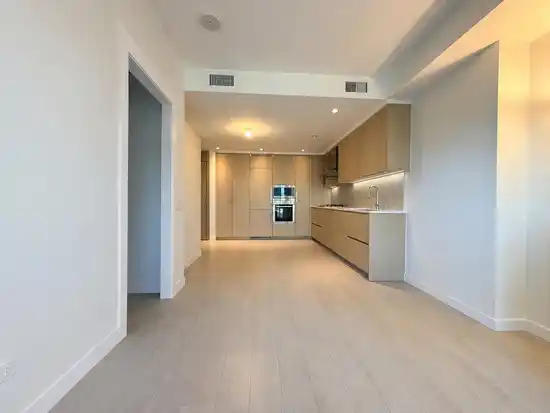 1801 4730 LOUGHEED HIGHWAY, Burnaby BC V5C 0M9