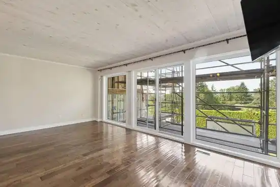 1056 LILLOOET ROAD, North Vancouver BC V7J 2H8