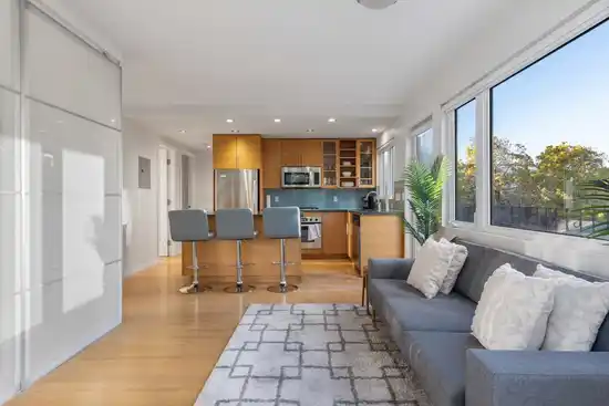 301 1540 HARO STREET, Vancouver BC V6G 1G5