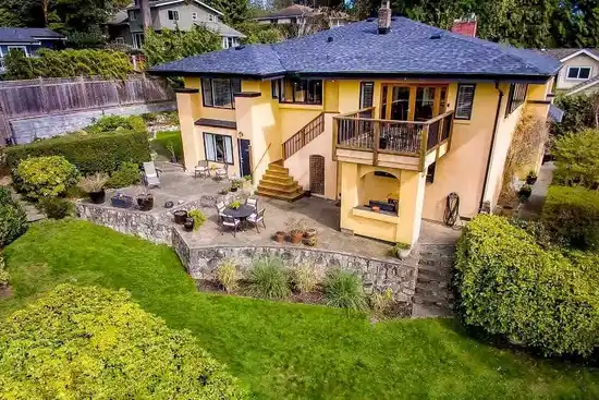 Main Floor 310 ST. JAMES ROAD, North Vancouver BC V7N 1L2